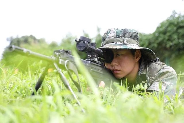 「强军精武河南兵」白莎：20岁“女枪王”出炉记